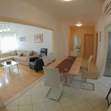 Apartman Mirko Lägenhet *